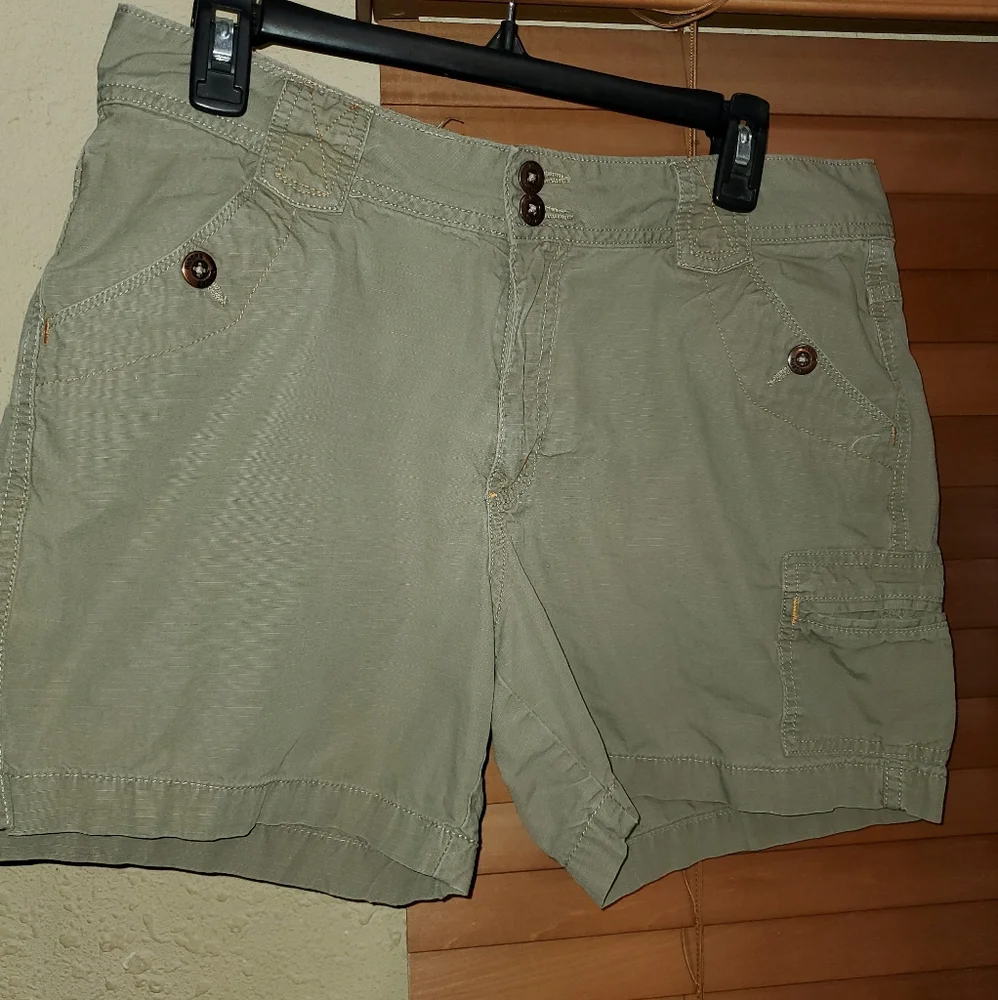 Women's Lee Rider khaki shorts size 12 - Picture 1 of 4